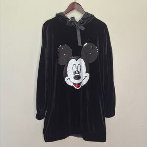 Disney Mickey Mouse Black Velvet Oversized Hoodie — Women’s Size 10